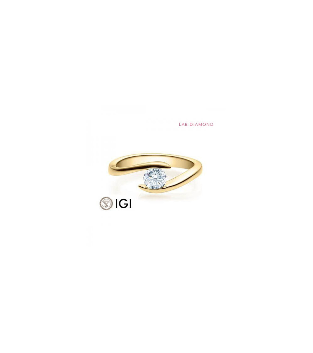 Original gold engagement ring with lab grow diamonds | Staring