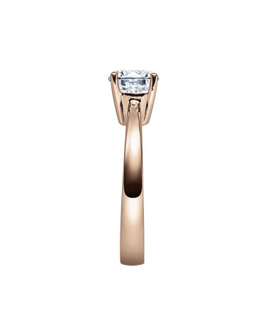 Gold engagement ring with synthetic diamond | Staring