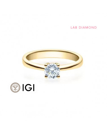 Gold engagement ring with synthetic and responsible diamond | Staring