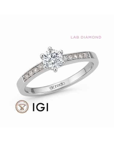 Lab-grown diamond engagement ring | Staring